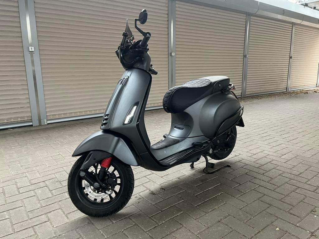 Vespa sprint 2020, Fietsen en Brommers, Scooters | Vespa, Ophalen, Overige modellen, Maximaal 45 km/u, Zo goed als nieuw