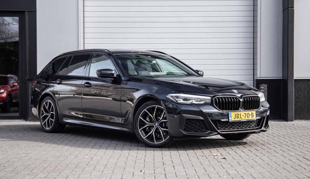 BMW 5-serie Touring 530e M Sport / Apple Carplay / LED / PHE, Achterwielaandrijving, Zwart, 4 cilinders, 80 kWh