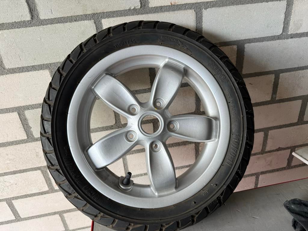 Vespa velgen met goede banden, Fietsen en Brommers, Brommeronderdelen | Scooters, Ophalen, Gebruikt, Overige typen, Vespa