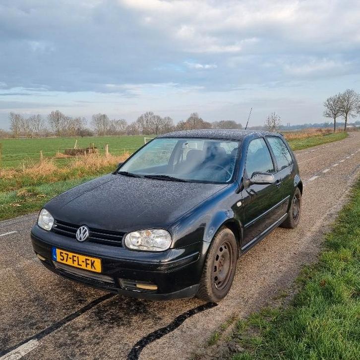 Volkswagen Golf 1.6 74KW 2000 Zwart, Auto's, Volkswagen, Particulier, Golf, Airbags, Alarm, Centrale vergrendeling, Elektrische buitenspiegels