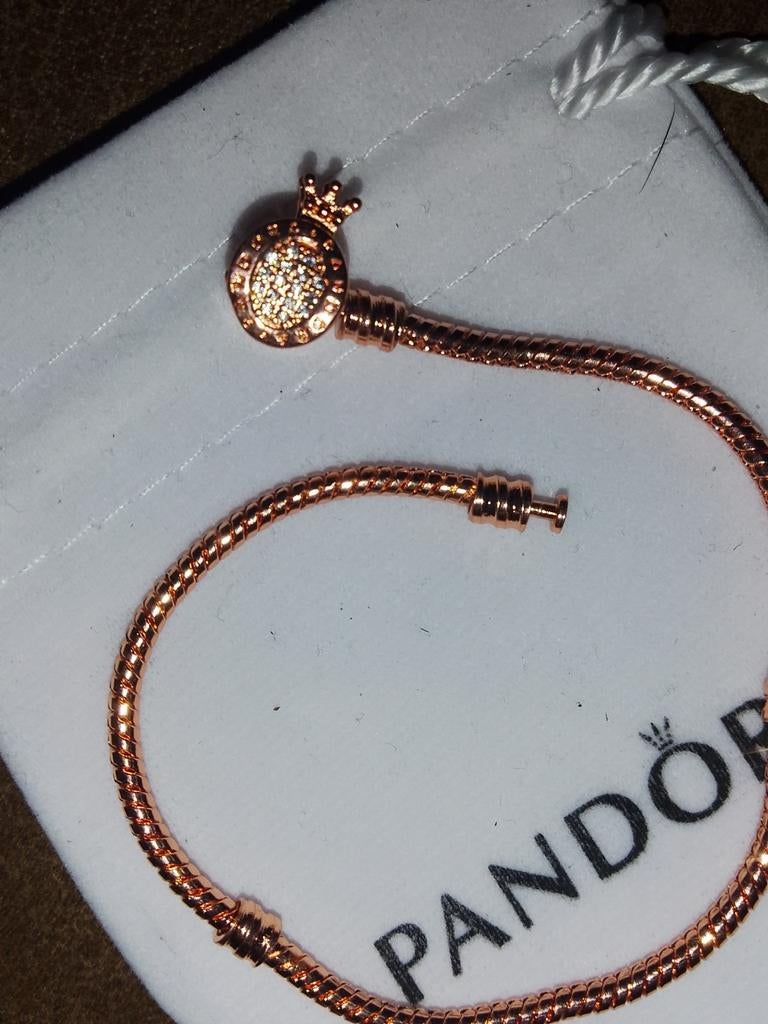 Pandora bedelarmband roségoud met kroonsluiting, Overige materialen, Met bedels of kralen, Ophalen of Verzenden, Zo goed als nieuw