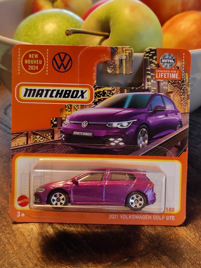 Matchbox Volkswagen Golf GTE PAARS, Ophalen of Verzenden, Nieuw, Auto