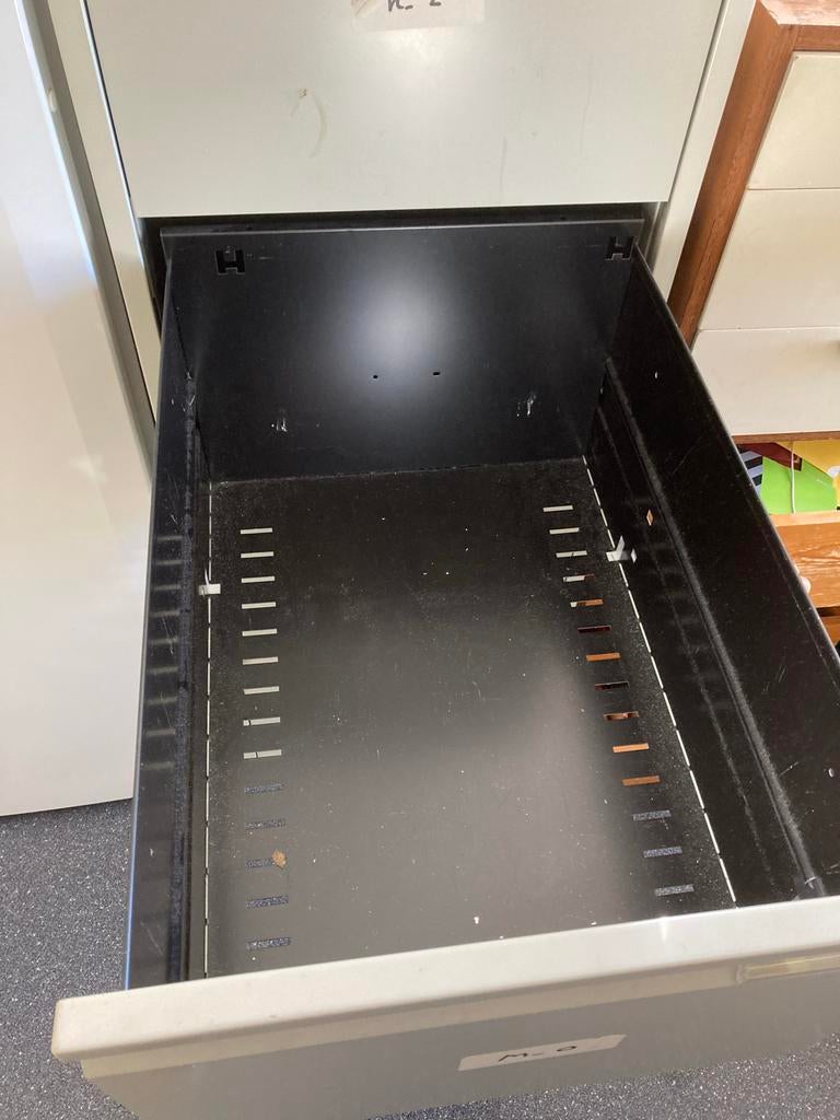 Bisley archiefkast met 4 lades - Grijs, Huis en Inrichting, Kasten | Roldeurkasten en Archiefkasten, Minder dan 50 cm, Gebruikt