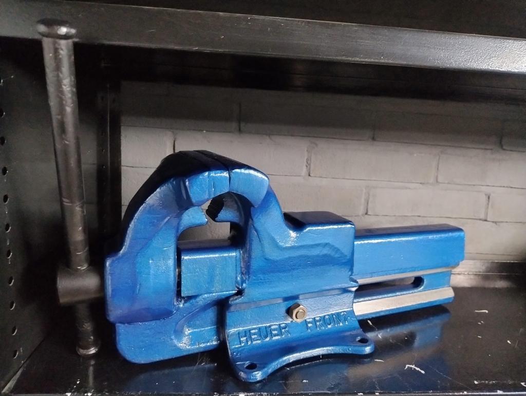 Erg mooie Heuer Front 145mm bankschroef, Doe-het-zelf en Verbouw, Ophalen