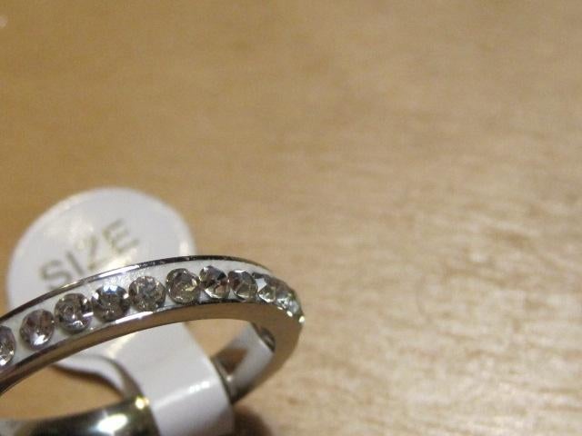 ri. 8x prachtige ring STAINLESS STEEL (2) - maat 18, 18 tot 19, Nieuw, Dame of Heer, Zilver