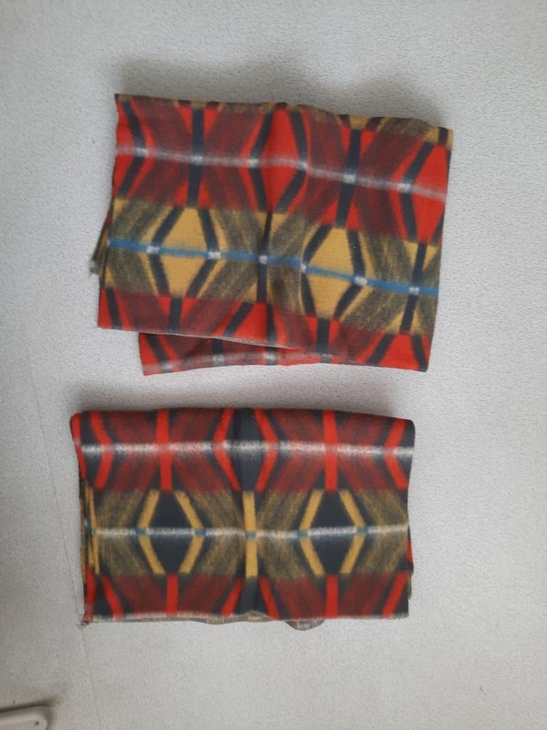 2  vintage wollen  dekens met geometrisch patroon, Huis en Inrichting, Woonaccessoires | Plaids en Woondekens, Ophalen of Verzenden