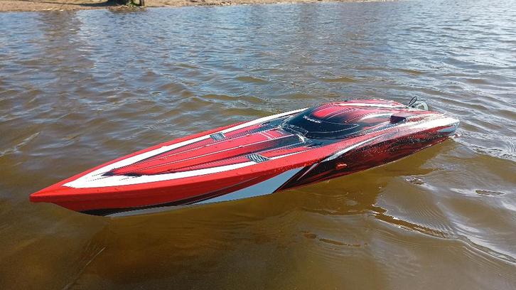 Rc speedboot Traxxas spartan Rc boat bitz, Hobby en Vrije tijd, Modelbouw | Boten en Schepen, Zo goed als nieuw, 1:32 tot 1:50