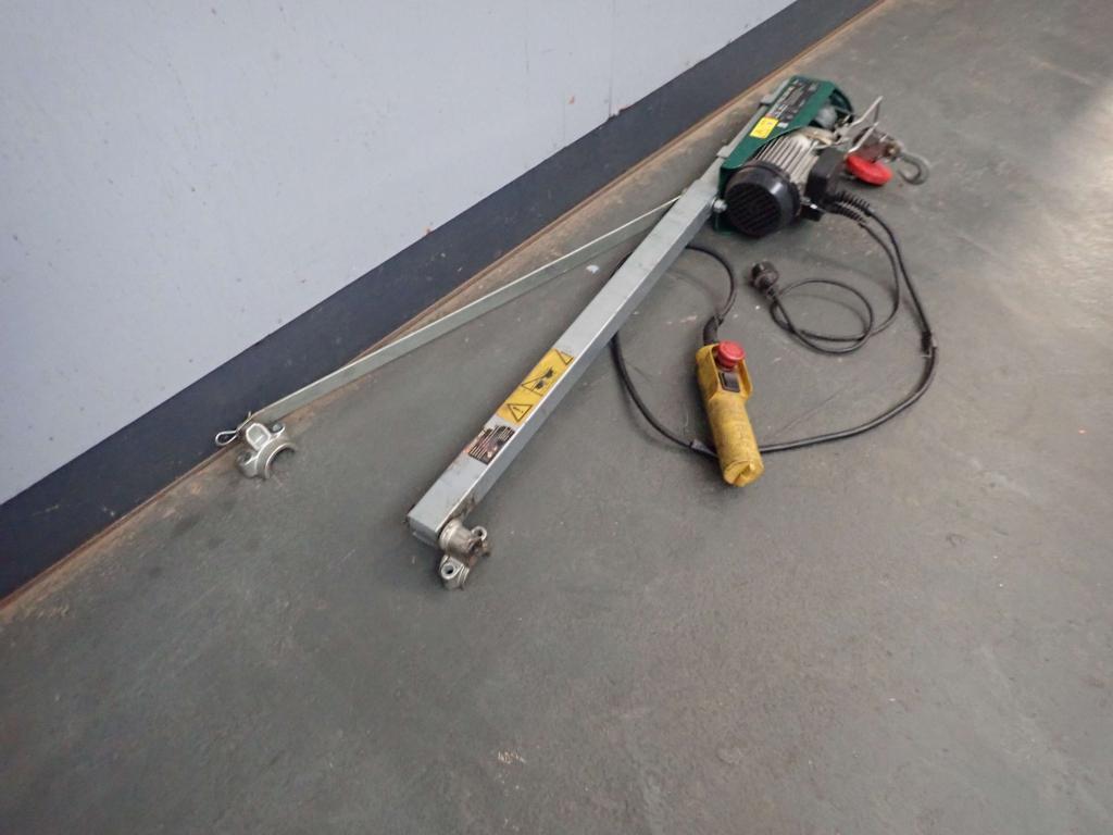 Elektrische Takel / Lier + zwenkarm 250 kg, Doe-het-zelf en Verbouw, Lieren en Takels, Niet ingevuld, Gebruikt, Niet ingevuld