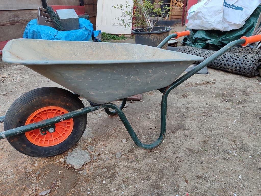 Kruiwagen, goede conditie met nieuwe binnenband, Ophalen