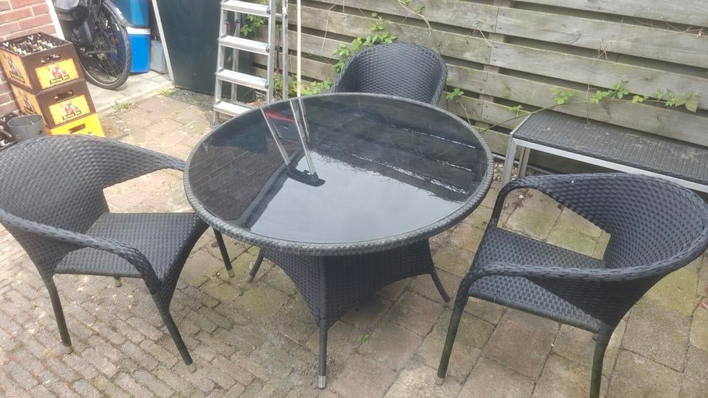 Tuinset met ronde tafel en 3 stoelen - Wicker zwart, Tuin en Terras, Tuinsets en Loungesets, Ophalen, Gebruikt, 3 zitplaatsen