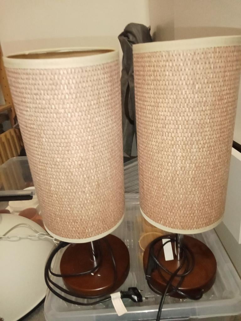 Gratis tafellampen (2 stuks), Huis en Inrichting, Lampen | Tafellampen, Gebruikt, Minder dan 50 cm, Hout, Stof, Ophalen