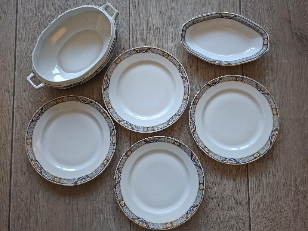 Antiek porselein servies in uitmuntende staat., Antiek en Kunst, Antiek | Servies los, Ophalen of Verzenden