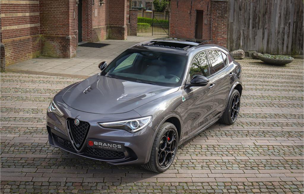 Alfa Romeo Stelvio 2.9 V6 Quadrifoglio Q4 1e eig Full option, Auto's, Alfa Romeo, Automaat, 12 maanden, Gebruikt, 510 pk