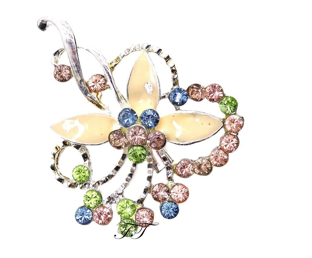 Mooie broche speldt zilvergekleurd., Overige materialen, Nieuw, Ophalen of Verzenden, Zilver