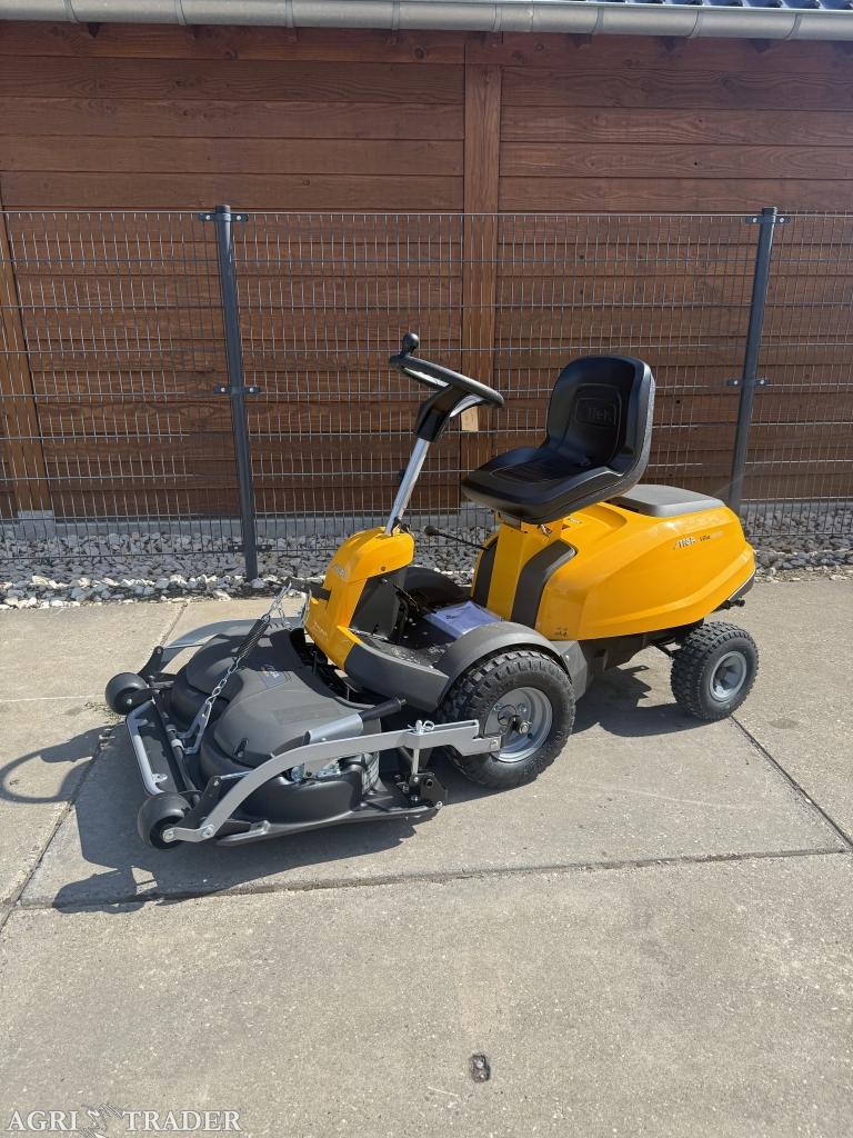 Stiga villa 15 hst incl maaidek nieuw !!, Tuin en Terras, Zitmaaiers, -, Ophalen of Verzenden, Niet opgegeven, Mulchfunctie