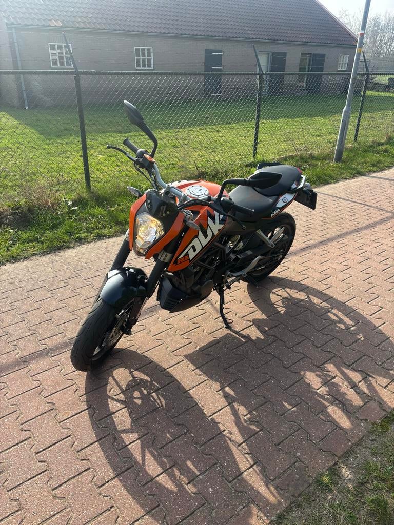 KTM Duke 125 - Perfect voor A1 rijbewijs, Motoren, Particulier, 125 cc, 11 kW of minder, ABS