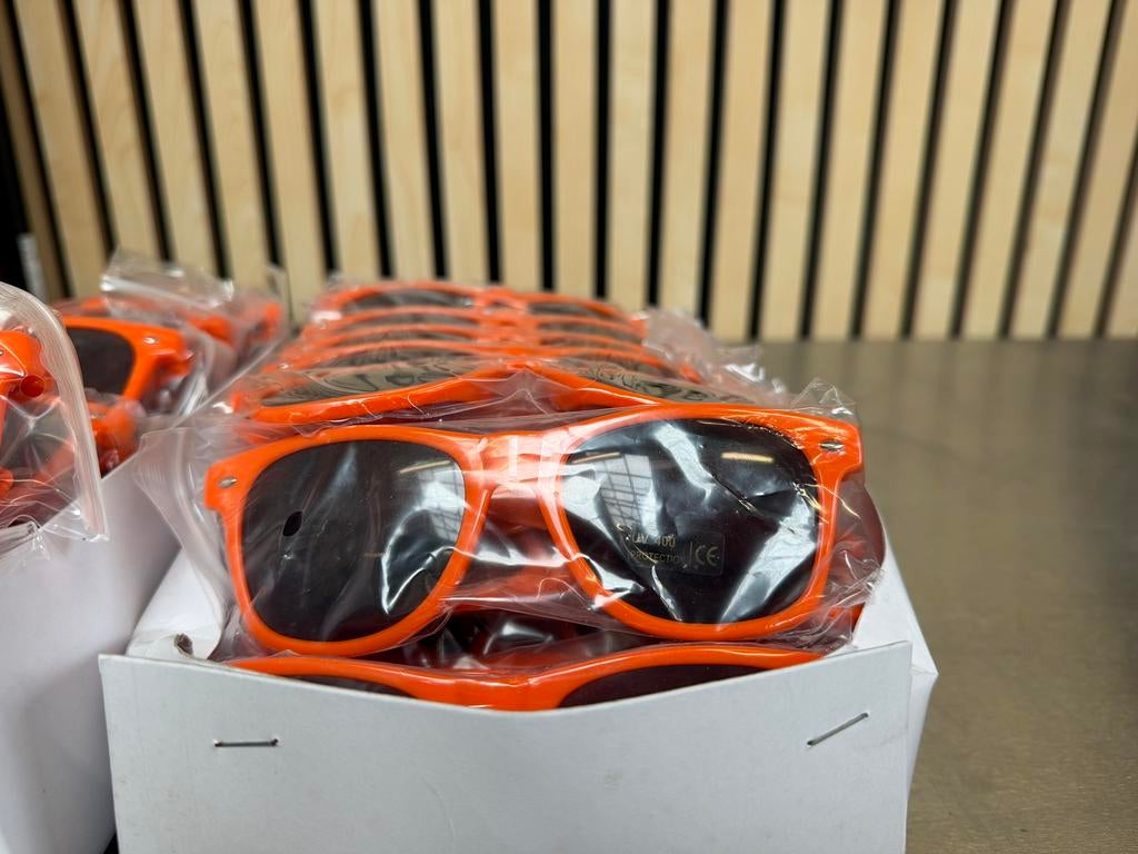 Val Op met Koningsdag – Oranje Zonnebrillen Direct Leverbaar, Hobby en Vrije tijd, Feestartikelen, Ophalen of Verzenden, Nieuw