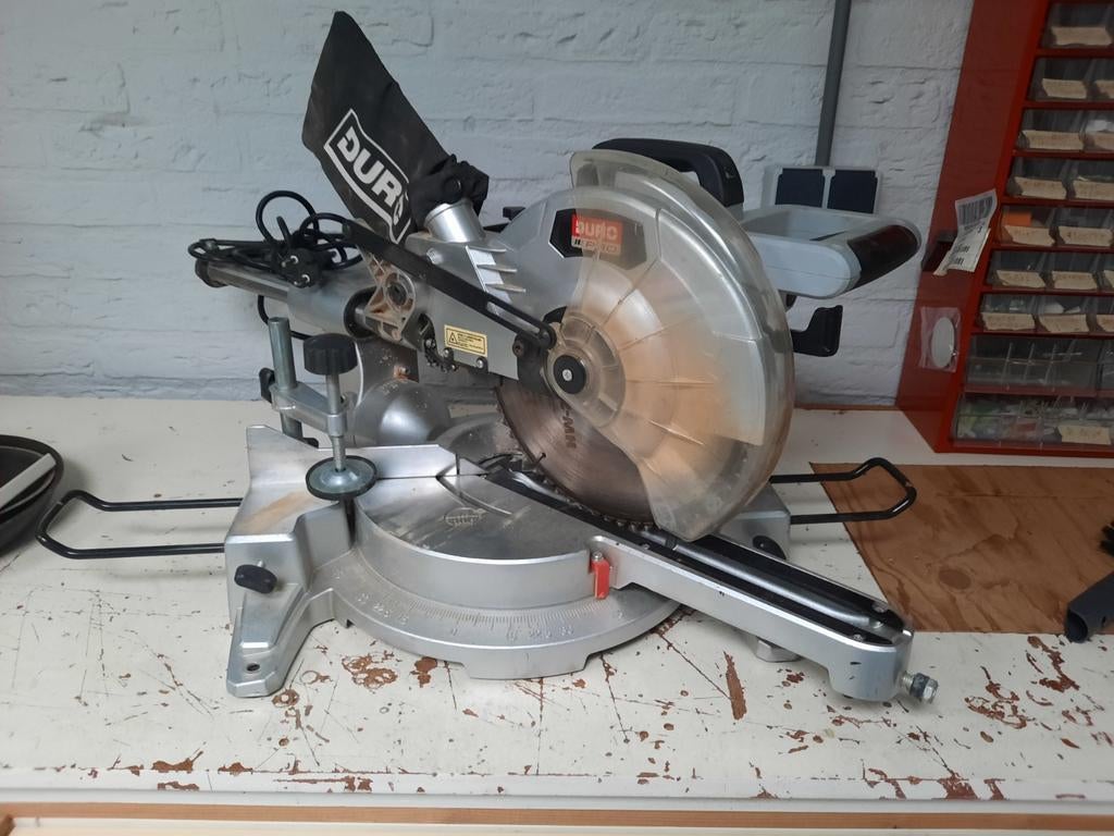 DURO KGS1900 trek, kap en verstekzaag, Ophalen, 1200 watt of meer, Afkortzaag, 70 mm of meer