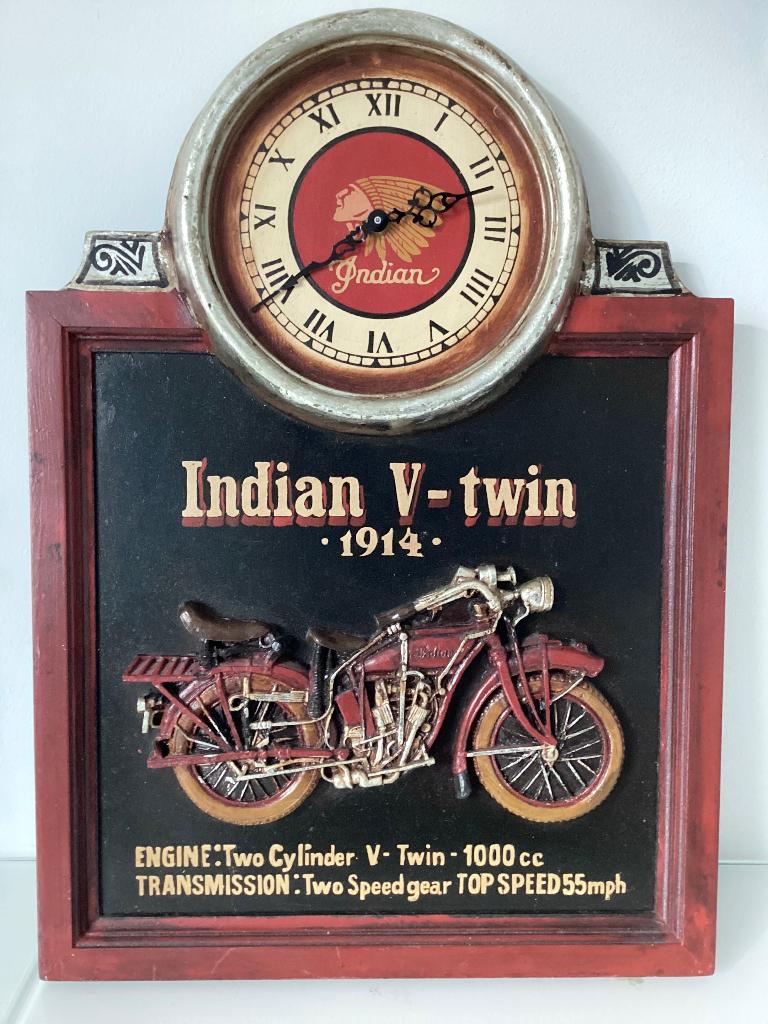 INDIAN V- Twin motor 1914 klok / wand / reclamebord, Ophalen of Verzenden, Gebruikt, Analoog, Wandklok