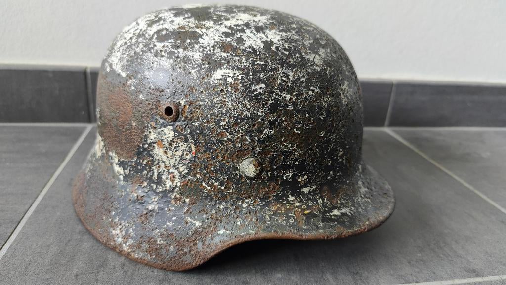 Duitse helm m35 DD winter camo, Verzamelen, Militaria | Tweede Wereldoorlog, Ophalen of Verzenden, Landmacht, Duitsland, Helm of Baret