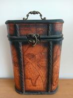 Decoratieve houten wijnkoffer, metalen sluiting en handgreep, Ophalen of Verzenden, Gebruikt