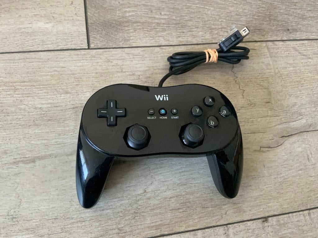 Nintendo Wii Classic Pro Controller te Koop, Spelcomputers en Games, Games | Nintendo Wii, Zo goed als nieuw, Overige genres, 1 speler