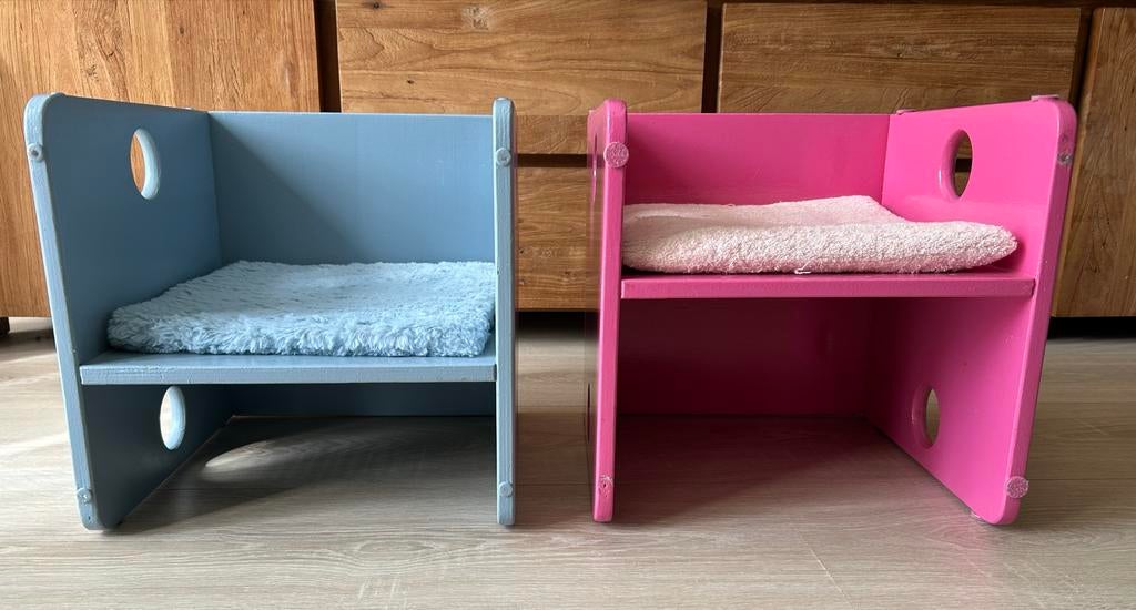 Rolf Kleuter kubusstoel/kruk voor speelhoek - Blauw & Roze, Kinderen en Baby's, Kinderkamer | Tafels en Stoelen, Ophalen, Gebruikt