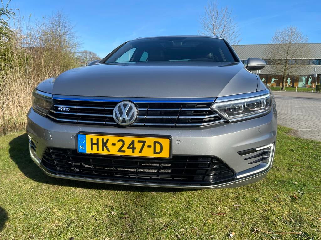 VW Passat GTE 1.4TSI plug-in 218pk 6DSG accupakket vernieuwd, 4 cilinders, Alcantara, 1600 kg, 93 €/maand