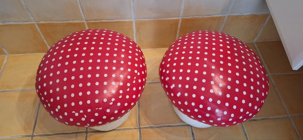 2 paddestoel krukjes poefjes - zeer goede staat, Ophalen of Verzenden, Zo goed als nieuw, Wanddecoratie