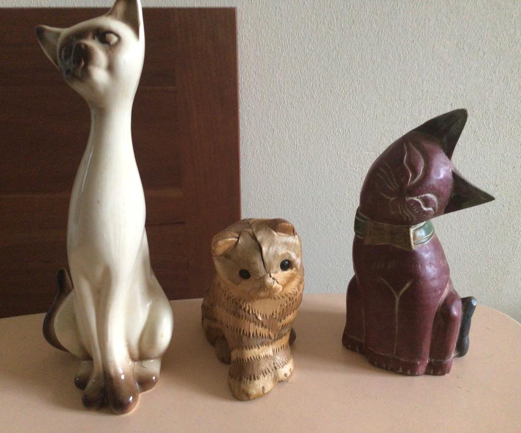 drie poezenbeelden, kattenbeelden, verschillend, Verzamelen, Beelden en Beeldjes, Ophalen of Verzenden, Gebruikt, Dier