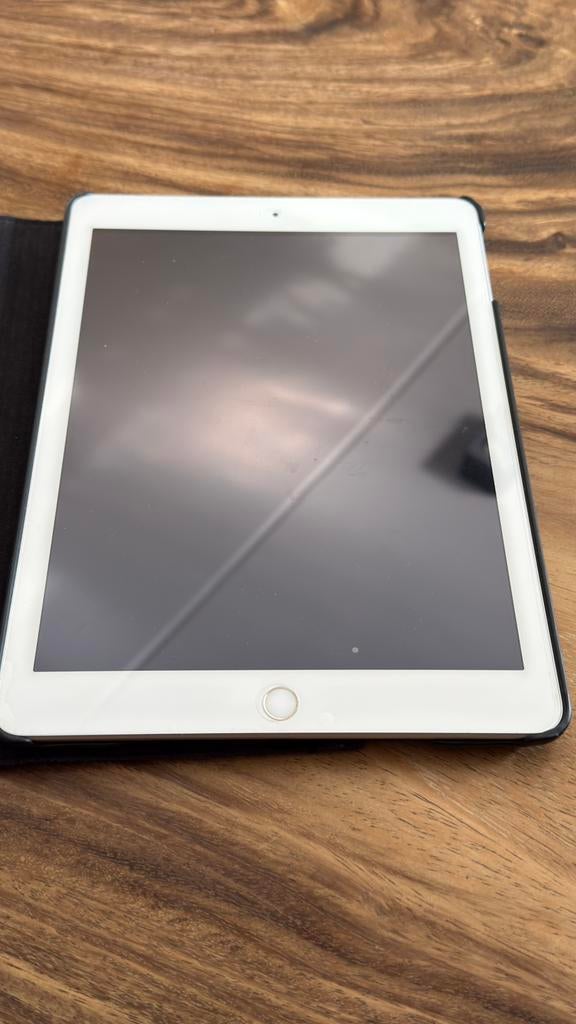 Apple iPad (5e generatie), Computers en Software, Apple iPads, 32 GB, Apple iPad, Zo goed als nieuw, Ophalen