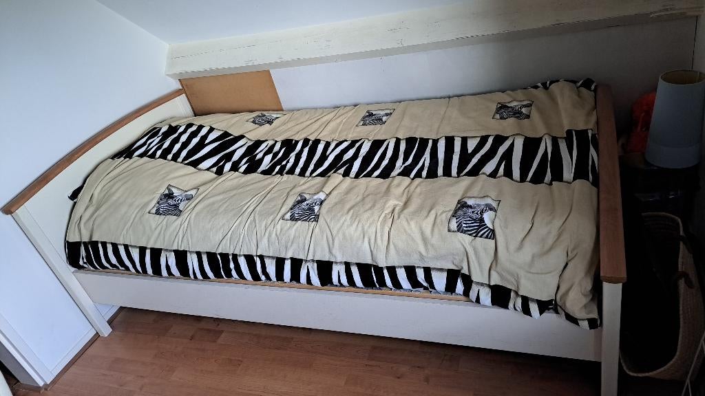 TE KOOP: goed eenpersoonsbed, Ophalen, Gebruikt, 90 cm, Eenpersoons