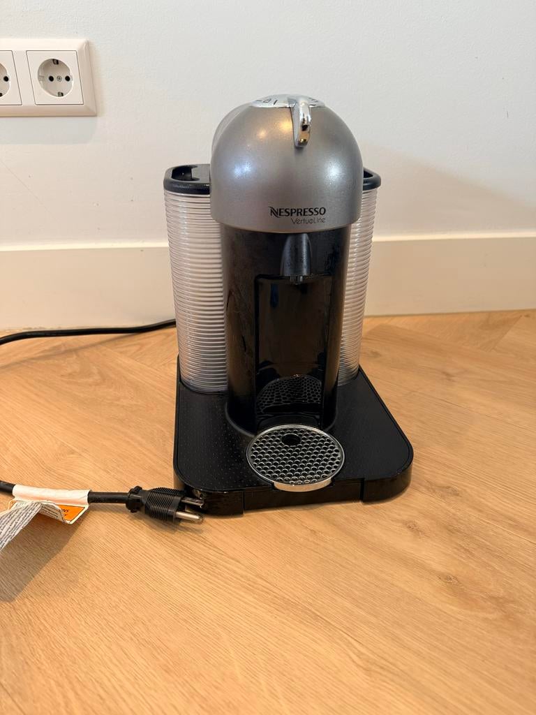Nespresso Vertuoline koffiemachine - Zo goed als nieuw, Witgoed en Apparatuur, Koffiezetapparaten, Ophalen, Koffiemachine, Zo goed als nieuw