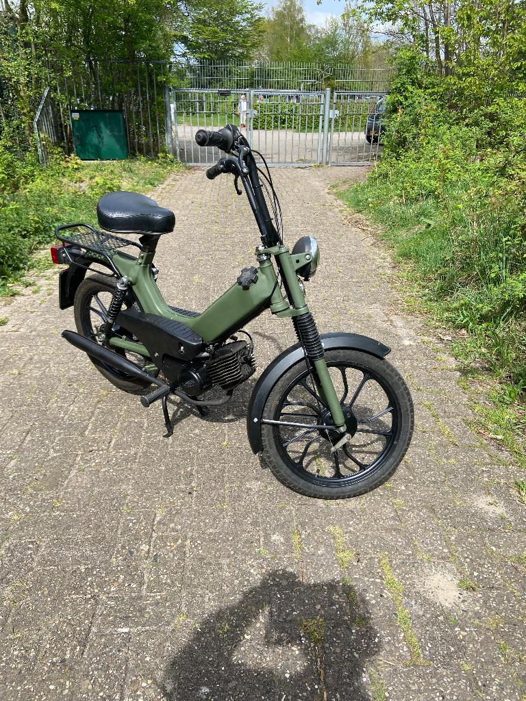 Tomos snor brommer, Fietsen en Brommers, Ophalen, Overige modellen, Zo goed als nieuw, Maximaal 25 km/u