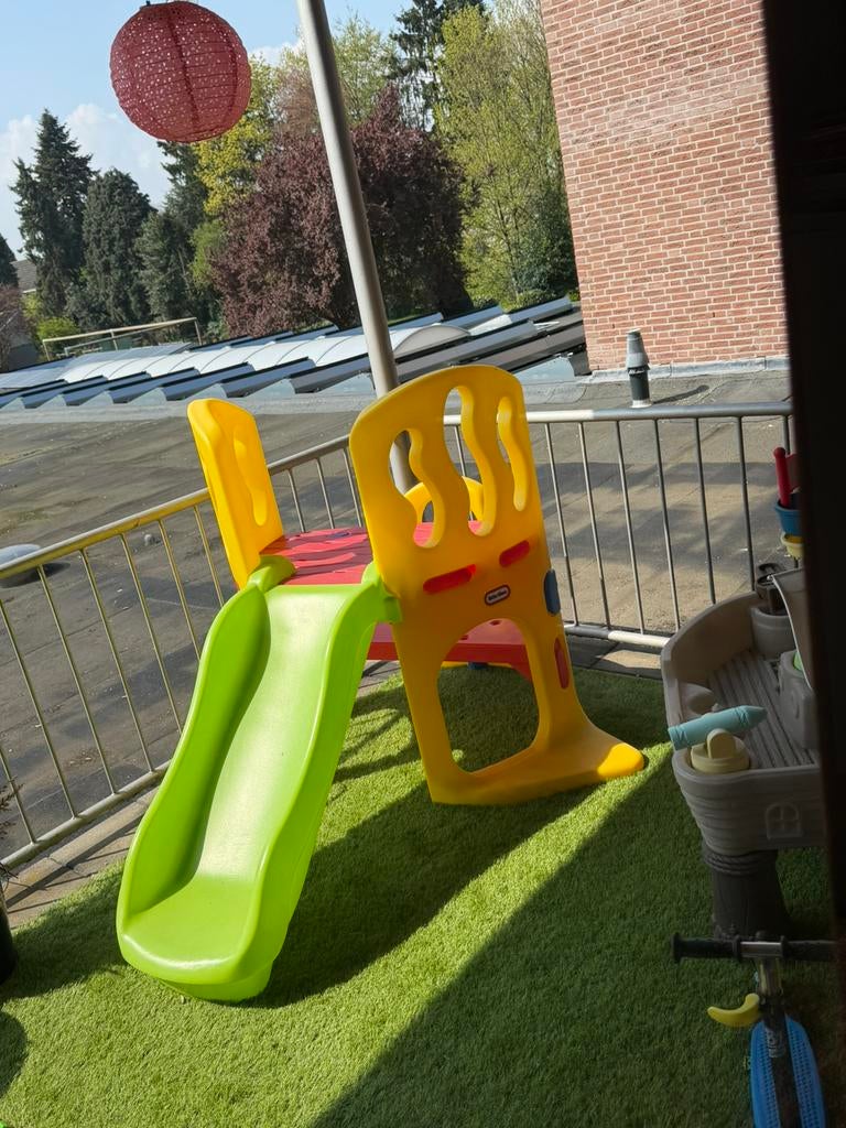 Little tikes hide & seek met glijbaan, Ophalen of Verzenden, Zo goed als nieuw, Glijbaan