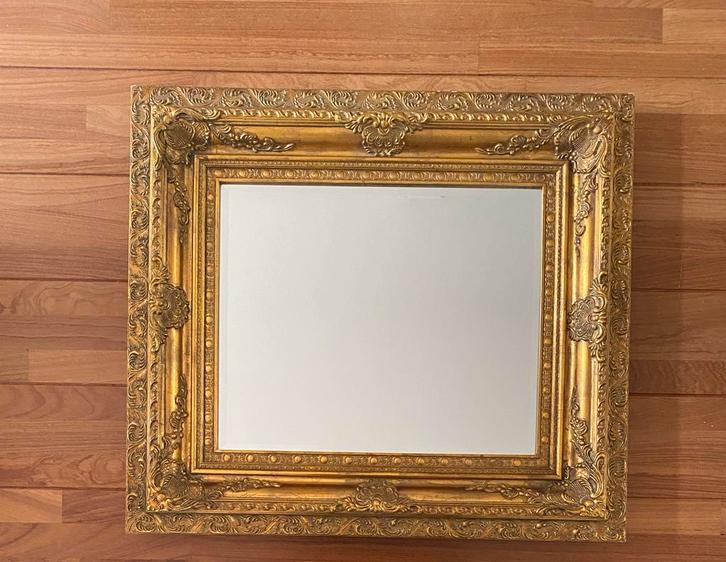 Grote spiegel met sierlijke gouden lijst, Antiek en Kunst, Antiek | Spiegels, 100 tot 150 cm, Rechthoekig, Ophalen