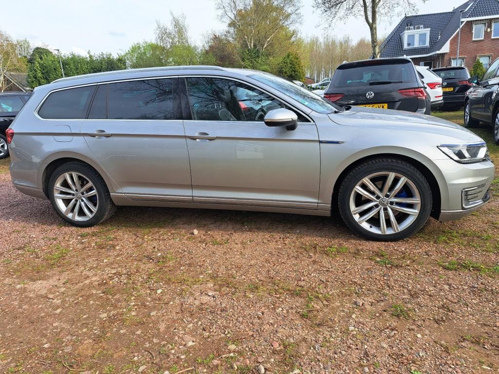 Volkswagen PASSAT Variant 1.4 TSI GTE Phev 231 Pk Highline E, Automaat, Gebruikt, 4 cilinders, Leder