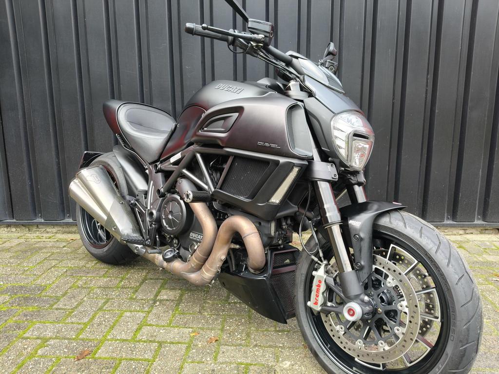 Ducati Diavel Dark, Motoren, Motoren | Ducati, 1198 cc, Bedrijf, Meer dan 35 kW, Toermotor