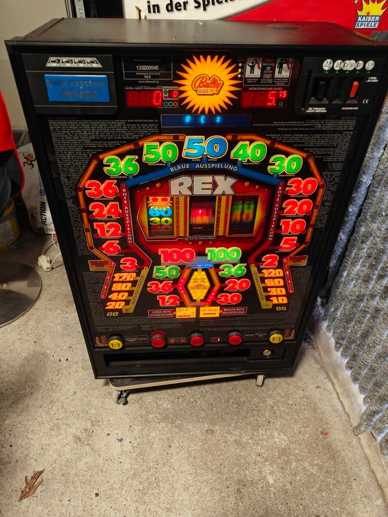 Mooi (wand) gokkast. Geweldige geluid en lichteffecten, Verzamelen, Automaten | Gokkasten en Fruitautomaten, Euro, Ophalen, Zo goed als nieuw
