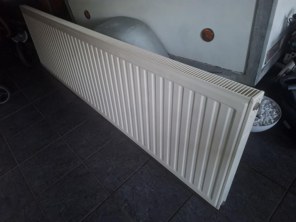 Radson Radiator (hangend model) - 225x61 cm - Nieuwstaat, Ophalen, 30 tot 80 cm, Radiator, Zo goed als nieuw