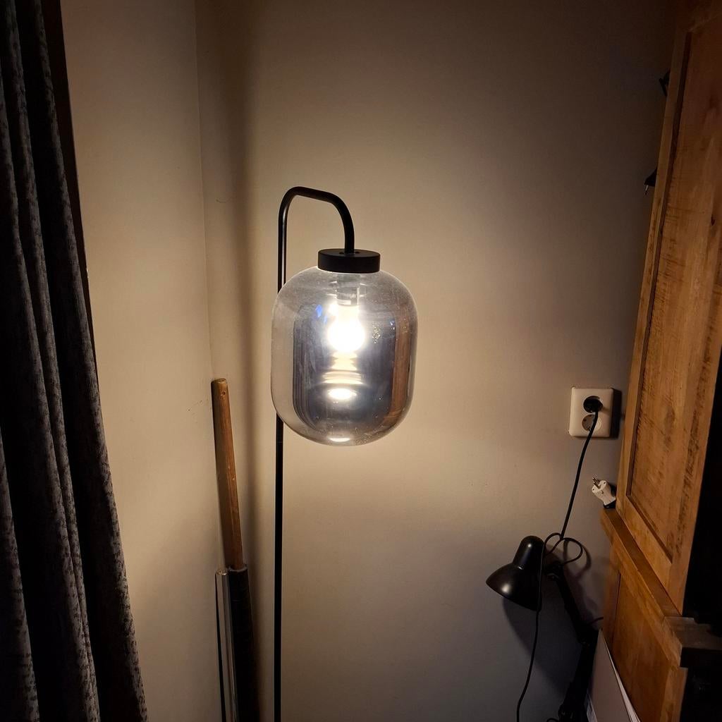 Staande lamp met zilver/glas kleurige kap, Ophalen