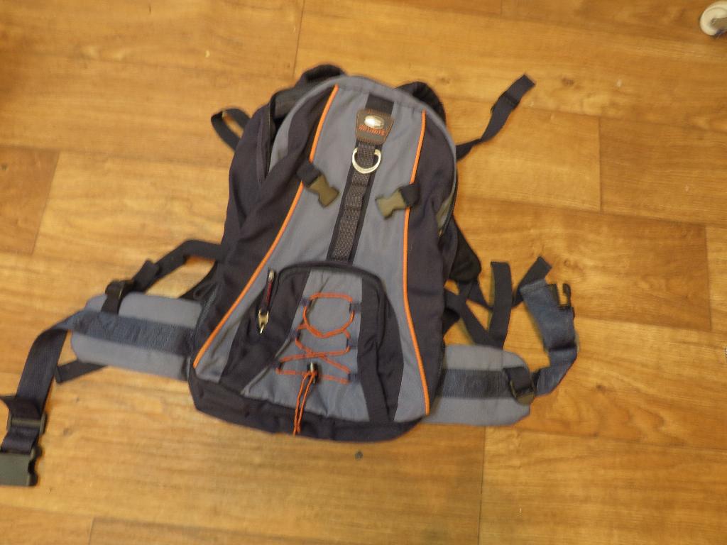 blauwe rugtas laptopvak mesh rug heupbevestiging no limits, Overige merken, Gebruikt, 25 tot 40 cm, Ophalen of Verzenden