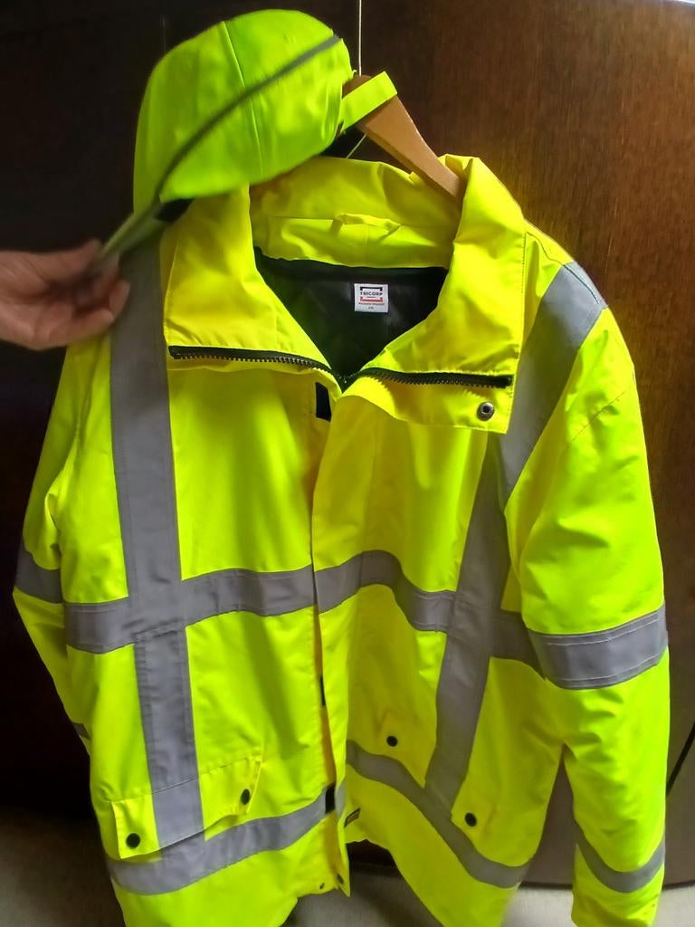 Tricorp veiligheids jas  met capuchon en pet, Tuin en Terras, Werkkleding, Ophalen of Verzenden, Jas