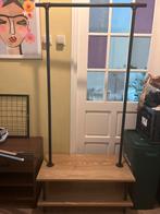 Garderoberek met steigerbuis details, Ophalen, Gebruikt