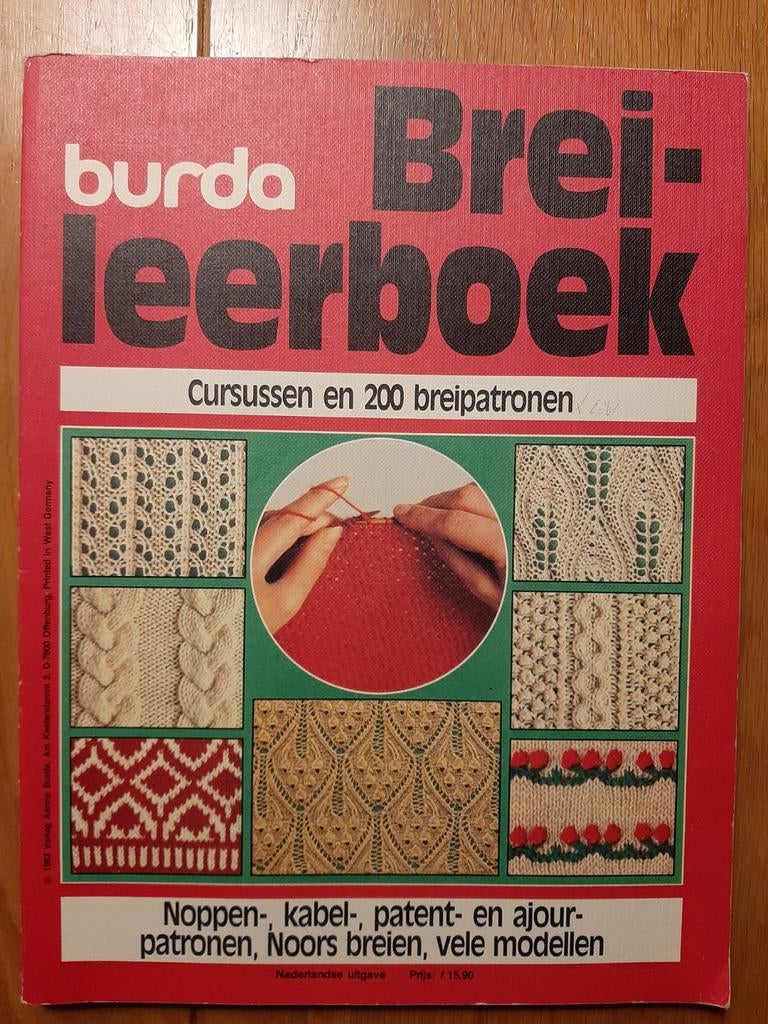 Burda Breileerboek: Cursussen en 200 Breipatronen, Hobby en Vrije tijd, Breien en Haken, Ophalen of Verzenden, Gebruikt, Breien