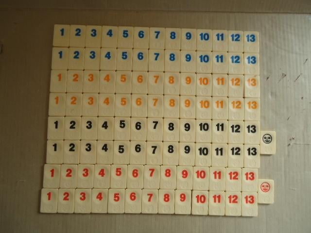 Rummikub, grote stenen. compleet, Ophalen of Verzenden