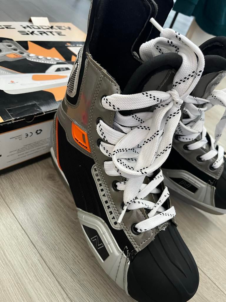 IJshockeyschaatsen Nijdam maat 45, Sport en Fitness, IJshockey, Ophalen, Zo goed als nieuw, Schaatsen