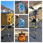 2 snaredrums, 1 tamboer, 1 elec. gitaar en een standaard, Ophalen, Gebruikt