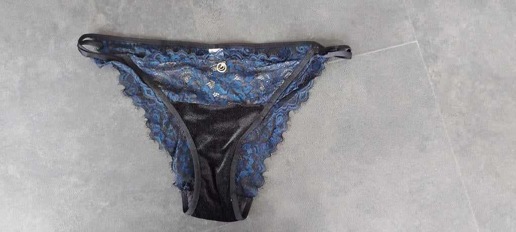 Luxe Doutzen slip XL, staalblauw met zwart kant, Hunkemöller, Ophalen of Verzenden, Blauw, Slip