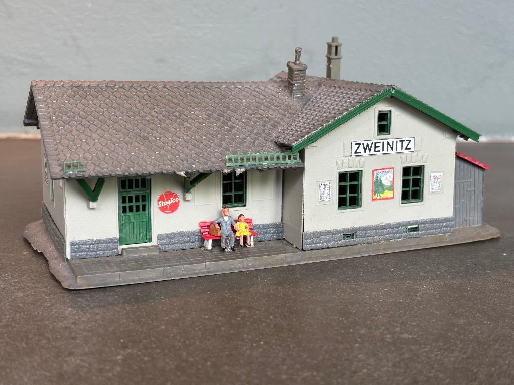 Pola Quick 804 station Zweinitz voor de treinbaan H0, Overige merken, Gebruikt, Gelijkstroom of Wisselstroom, Brug, Tunnel of Gebouw